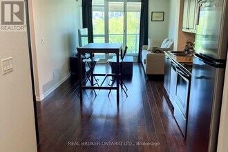 209-209 Fort York Blvd in Toronto, ON - Building Photo - Building Photo