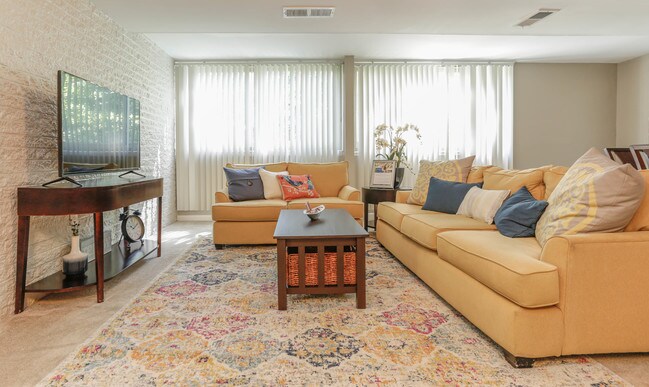 Flora Park Apartments photo'