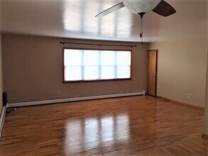 164 W 18th St-Unit -2 in Bayonne, NJ - Building Photo - Building Photo