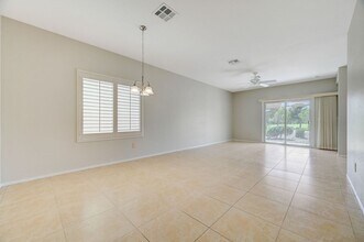 7925 Fantail Dr in North Las Vegas, NV - Building Photo - Building Photo