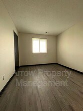 1216 S 2nd St in Nebraska City, NE - Foto de edificio - Building Photo