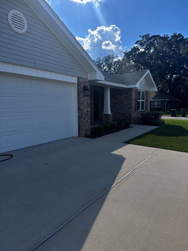 6240 Charred Oak Ln in Pensacola, FL - Building Photo - Building Photo