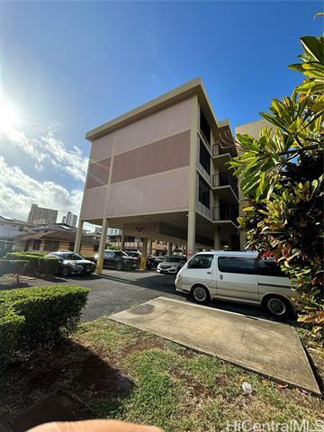 2255 Date St in Honolulu, HI - Building Photo