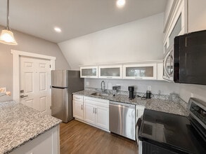 418 Salem St, Unit 4 in Malden, MA - Building Photo - Building Photo