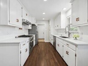 6820 E Mockingbird Ln in Dallas, TX - Building Photo - Building Photo