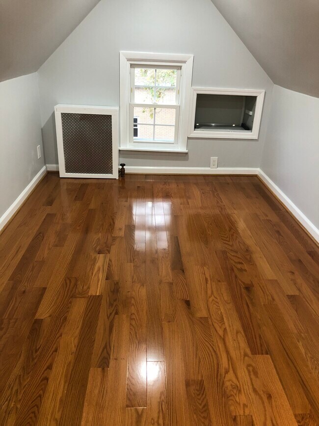 property at 135-06-106 107th Ave