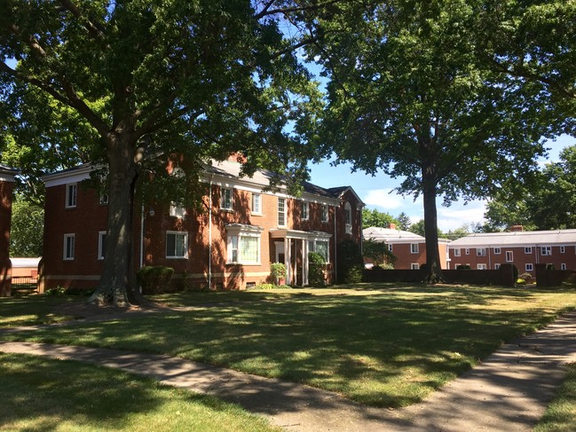 Parkview Apartments in Akron, OH - Building Photo - Building Photo