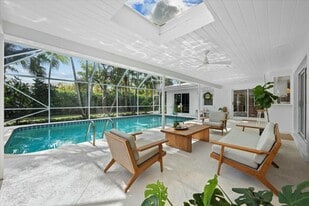 232 Cove Pl in Jupiter, FL - Building Photo