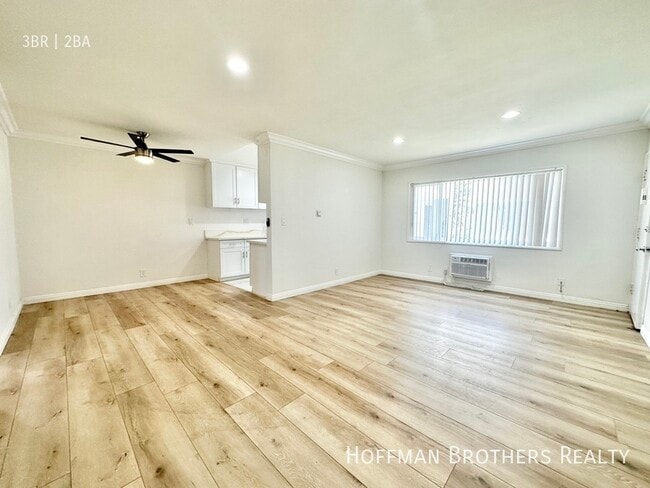 6025 Whitsett Ave in Los Angeles, CA - Building Photo - Building Photo