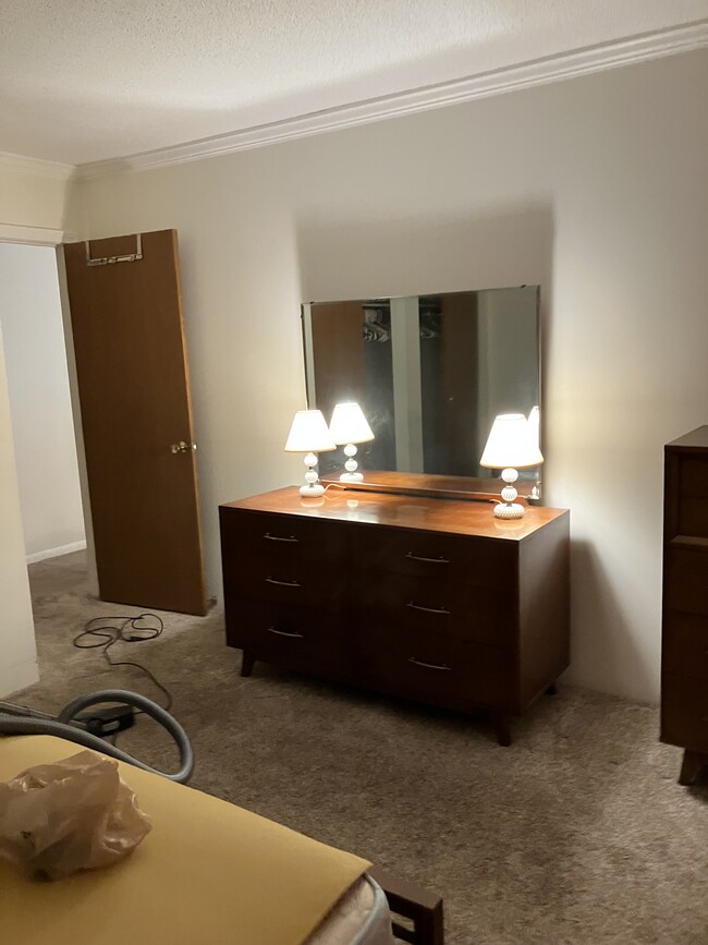 377 Huse Rd, Unit 12