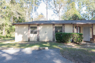 3741 Maria Cir in Tallahassee, FL - Foto de edificio - Building Photo