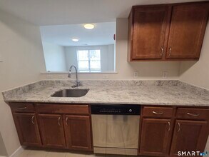 1 Birch Drive in Stamford, CT - Building Photo - Building Photo