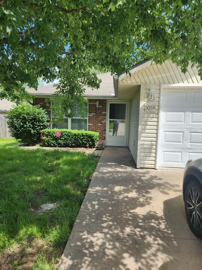 property at 505A SE Chelsey Ln