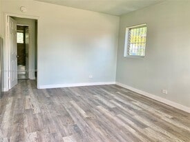 2901 NW 18th St in Fort Lauderdale, FL - Building Photo