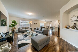 4811 Swing Arc Wy in San Antonio, TX - Building Photo - Building Photo
