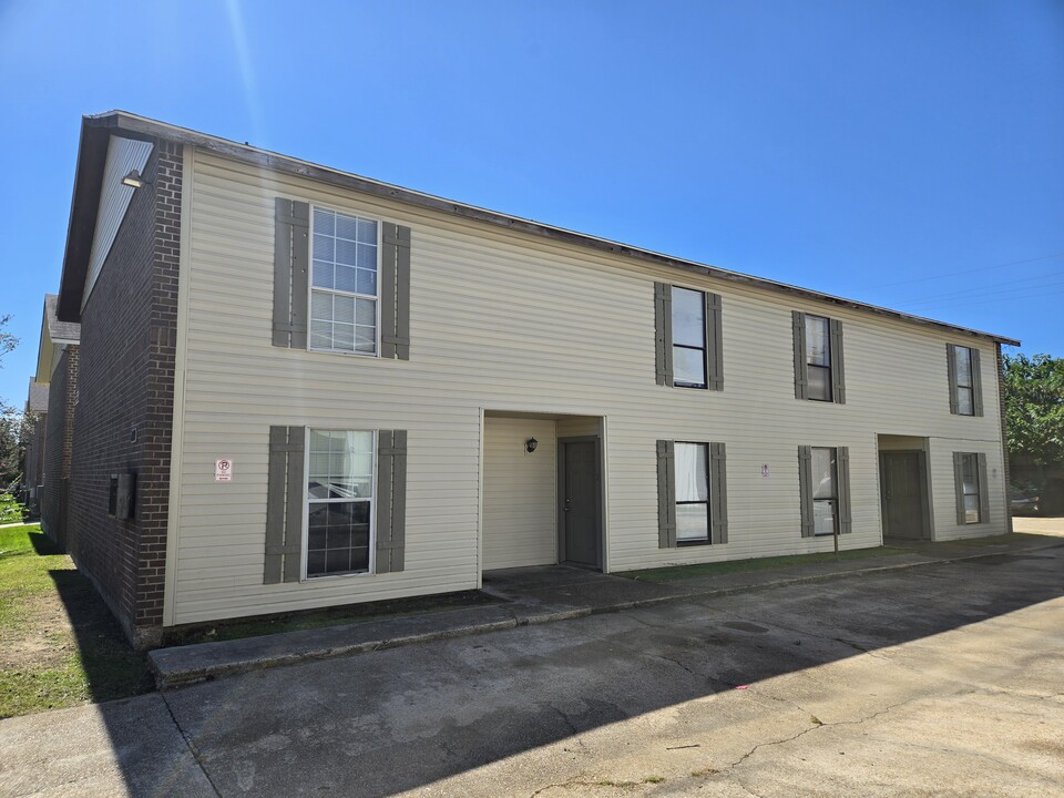 1849 Southpointe Dr, Unit 4 in Baton Rouge, LA - Foto de edificio