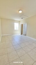 9204 SW 170th Ct, Unit Studio in Miami, FL - Building Photo - Building Photo
