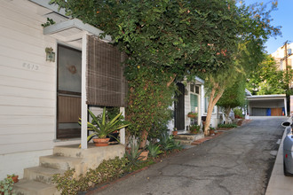 8613 Rugby Dr in West Hollywood, CA - Building Photo - Building Photo