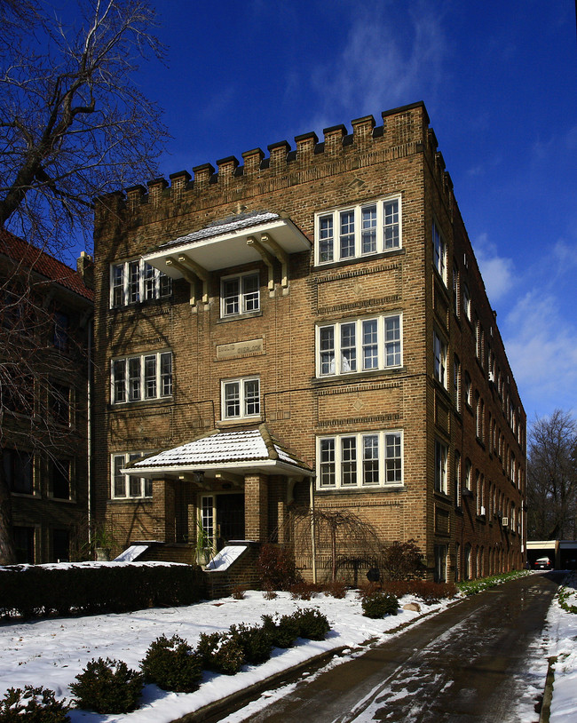 Euclid Overlook in Cleveland Heights, OH - Building Photo - Building Photo