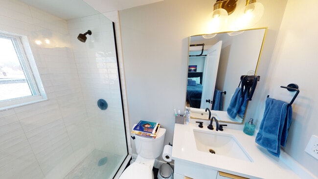 15 Lanark Rd, Unit 3