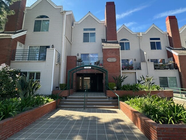 property at 2706 Honolulu Ave