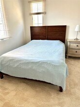 119 Della in Irvine, CA - Foto de edificio - Building Photo