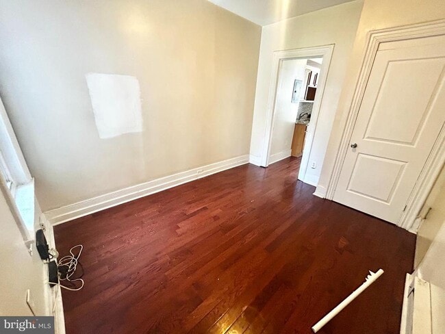 property at 1819 W Oxford St