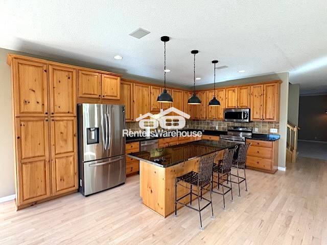 771 Hamel Rd in Medina, MN - Building Photo - Building Photo