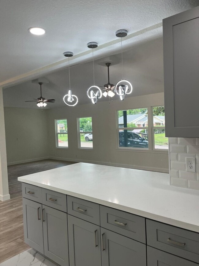 1310 Canterview Dr in Houston, TX - Building Photo - Building Photo