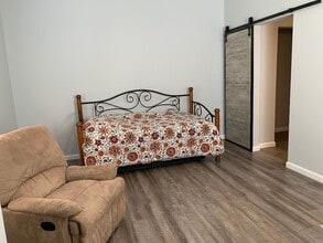 1616 N 2nd St, Unit 1B in Quincy, IL - Building Photo - Building Photo