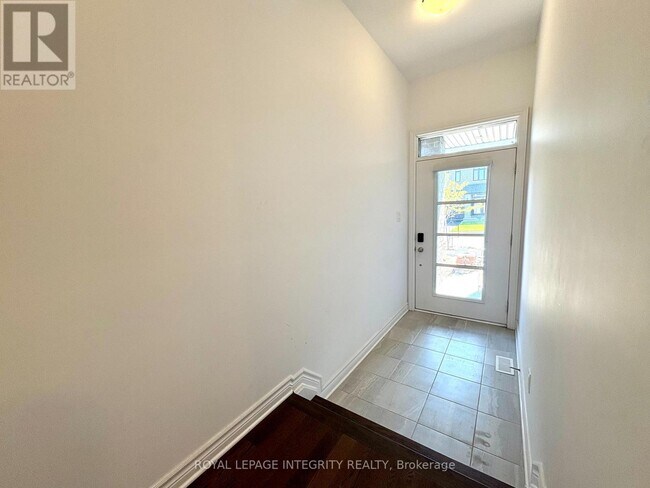 53 Whooping Crane Rdg in Ottawa, ON - Building Photo - Building Photo