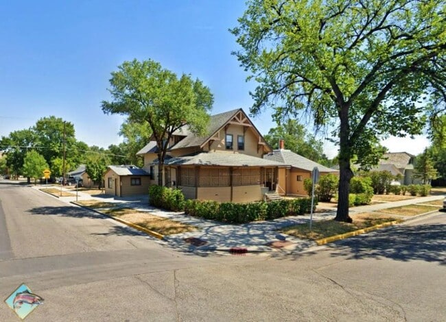 property at 723 N 24th St