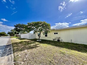 1450 Anchor Ln in Merritt Island, FL - Building Photo - Building Photo