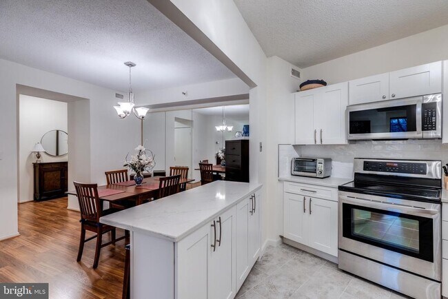 property at 1600 N Oak St