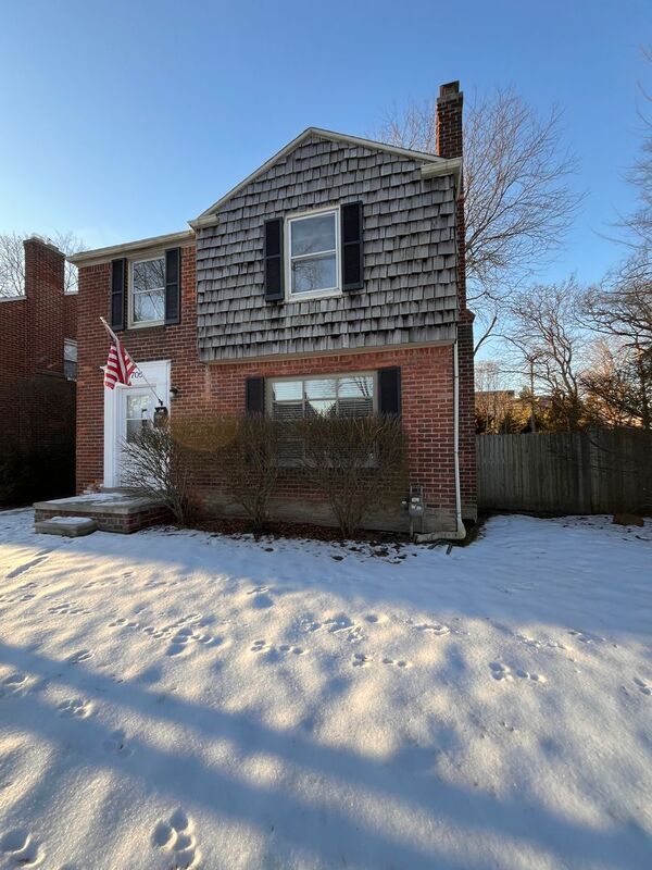 1705 Bournemouth Rd in Grosse Pointe Woods, MI - Building Photo - Building Photo