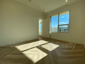 3316-3316 Lakeshore Rd in Kelowna, BC - Building Photo - Building Photo