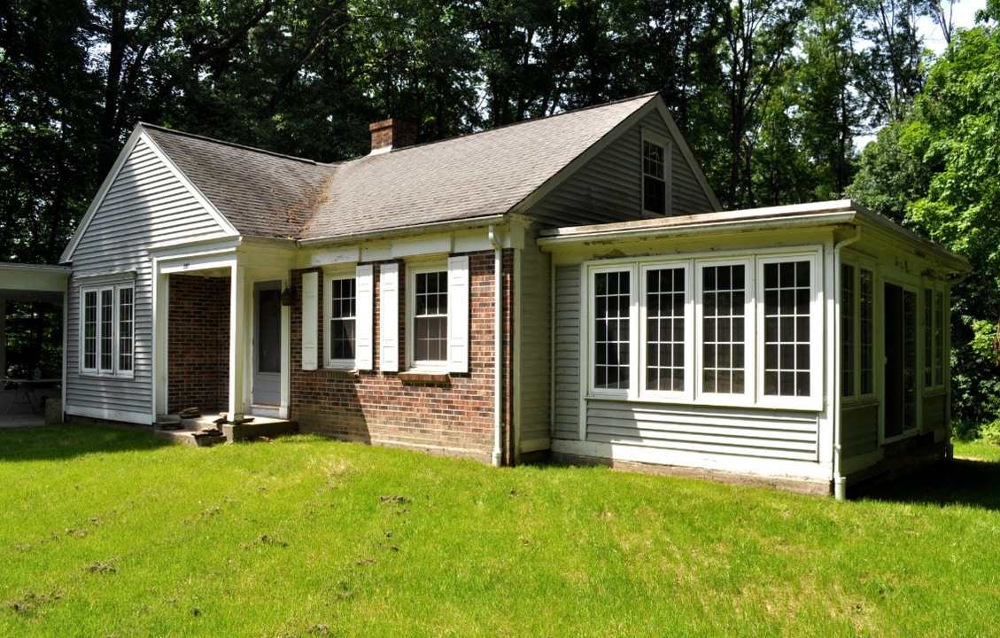 287 Grantwood Dr in Amherst, MA - Building Photo