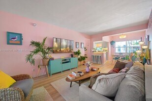 315 Van Buren St in Hollywood, FL - Building Photo