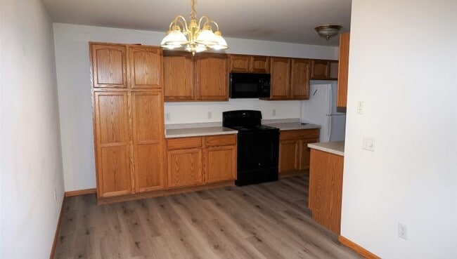 391 Country Clover Dr, Unit 391 in Deforest, WI - Foto de edificio - Building Photo