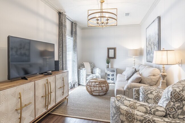 1257 Louisville St, Unit Newly Remolded Condo photo'