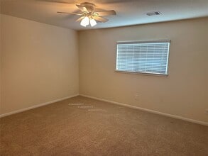 1020 N Colbert St in Dayton, TX - Building Photo - Building Photo