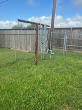 7002 Woodrow St in Texas City, TX - Building Photo - Building Photo