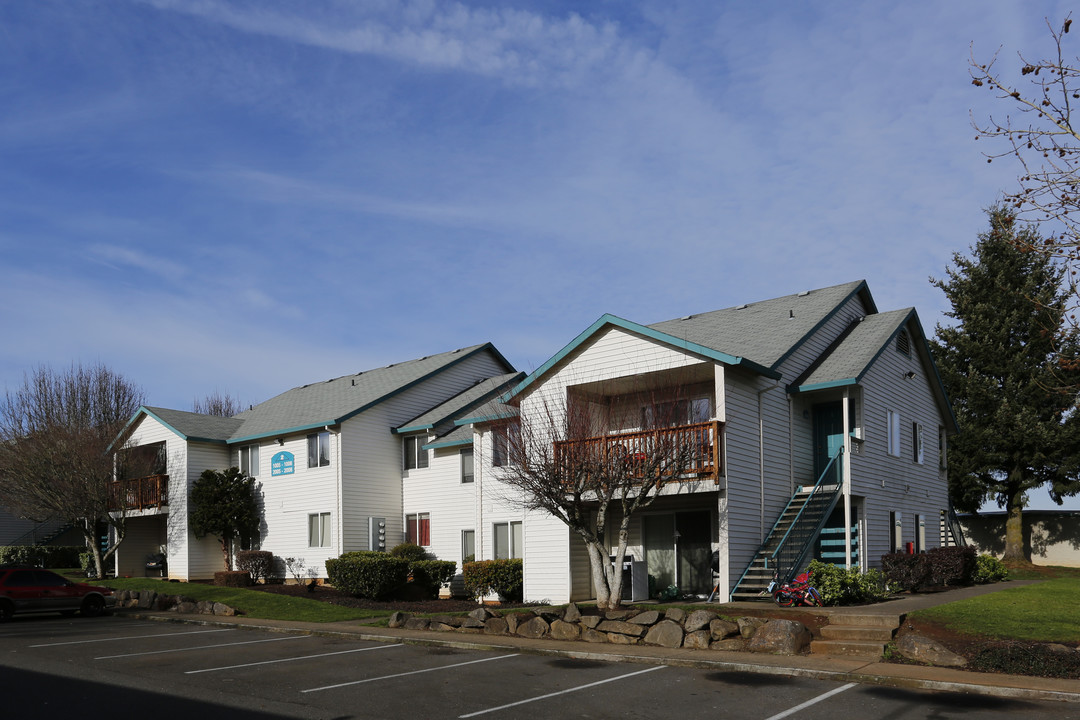 Kingsberry Heights Apartments in Oregon City, OR - Building Photo