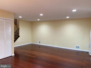 64 Drewes Ct in Trenton, NJ - Building Photo - Building Photo