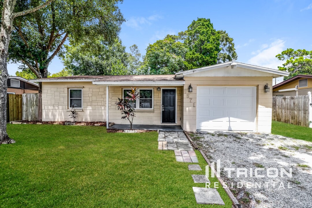 5571 66th Ave N in Pinellas Park, FL - Building Photo