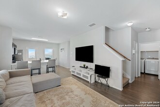 13514 Lily Ln in Saint Hedwig, TX - Building Photo - Building Photo