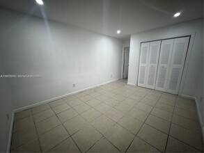 2481 NW 13th Ct in Fort Lauderdale, FL - Building Photo - Building Photo