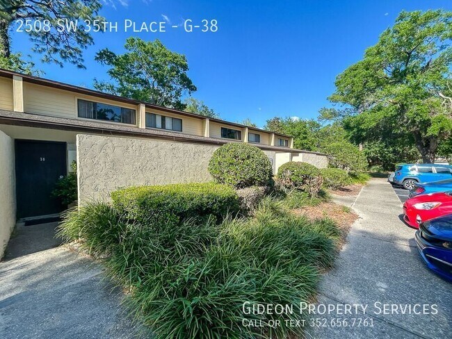 property at 2508 SW 35th Pl