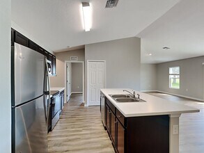 13611 Catbird Dr in Ft. Myers, FL - Building Photo - Building Photo