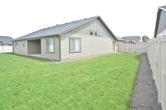 4747 S Highcliff Pl in Meridian, ID - Building Photo - Building Photo